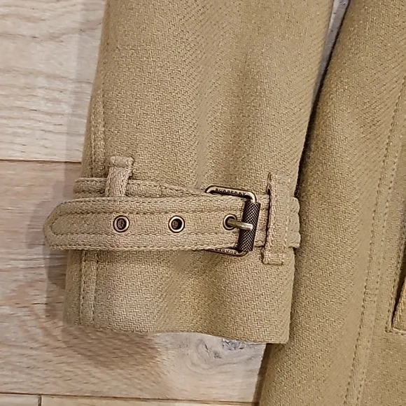 Burberry Brit 70% wool coat size 10 camel color. - Picture 5 of 16